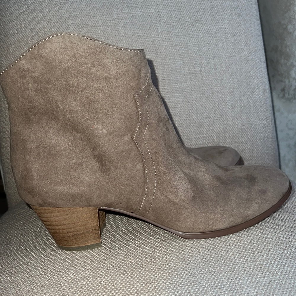 Carlos Boots